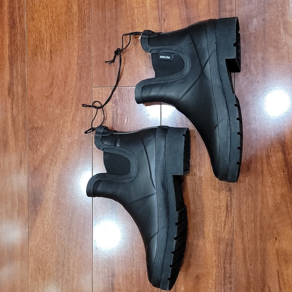 NWB Tretorn rain boots - Picture 4 of 11